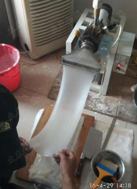 天津搟面皮機(jī)用戶趙老板