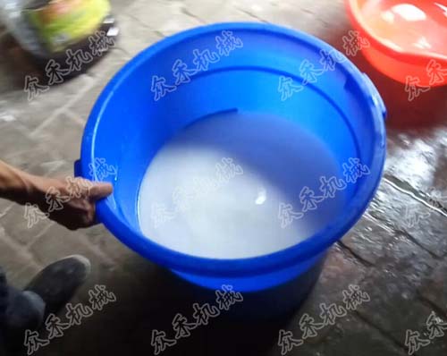 自制涼皮搟面皮面筋怎么做好吃面皮洗面機(jī)洗面放漿