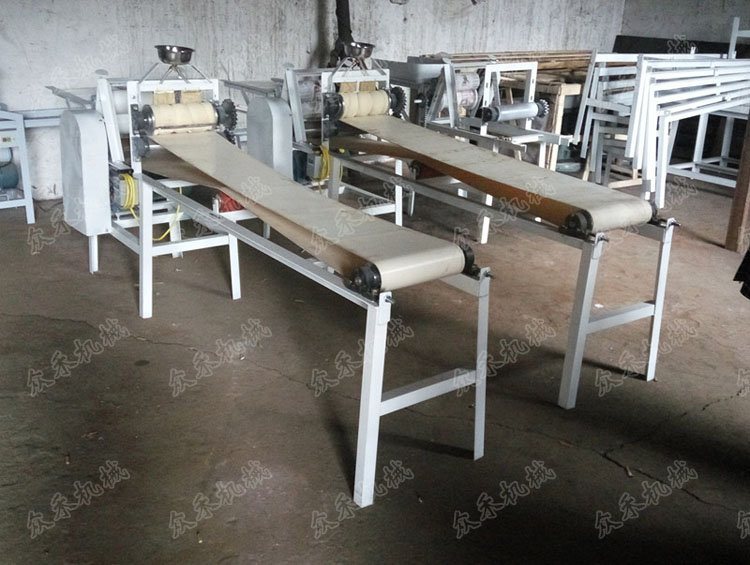 高速仿手工搟面皮成型機(jī)