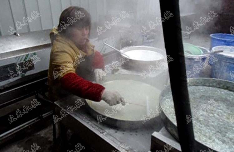 寶雞手工面皮機(jī)用戶操作加工面皮方法