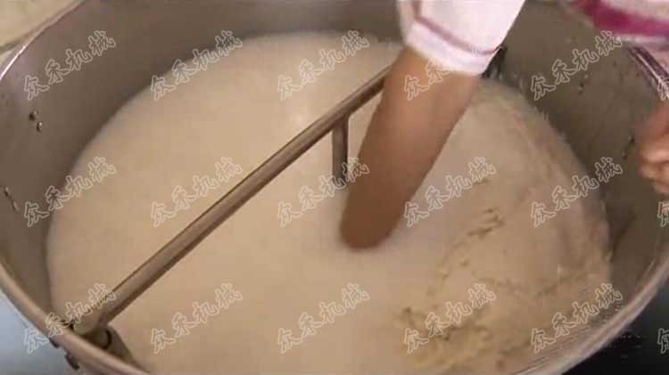 黑搟面皮制作方法先和面洗面過濾面漿